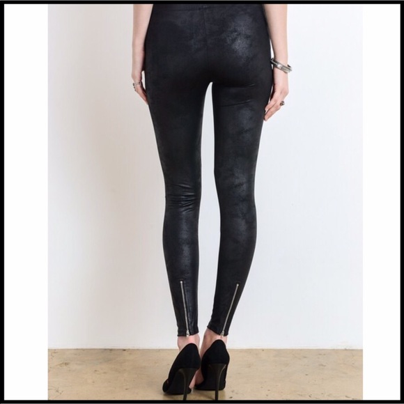 ZIPPER BACK VEGAN LEGGING. CLOSING SALE - Picture 2 of 8